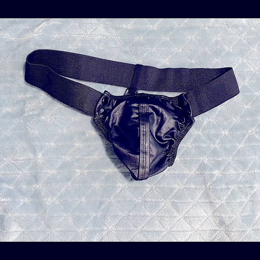 Zeus “Wet Look Thong” One size